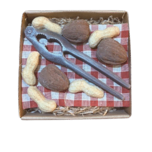 SCHIACCIANOCI CON FRUTTA SECCA (solo ritiro in negozio)